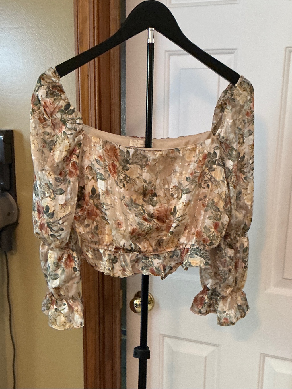 Floral Puff-Sleeve Beige Crop Top